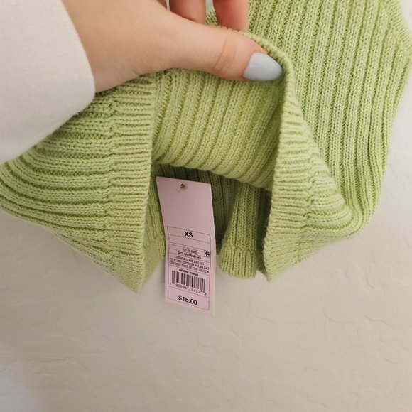 NWT- WILD FABLE Crop Top size XS Sage Green - Picture 3 of 3